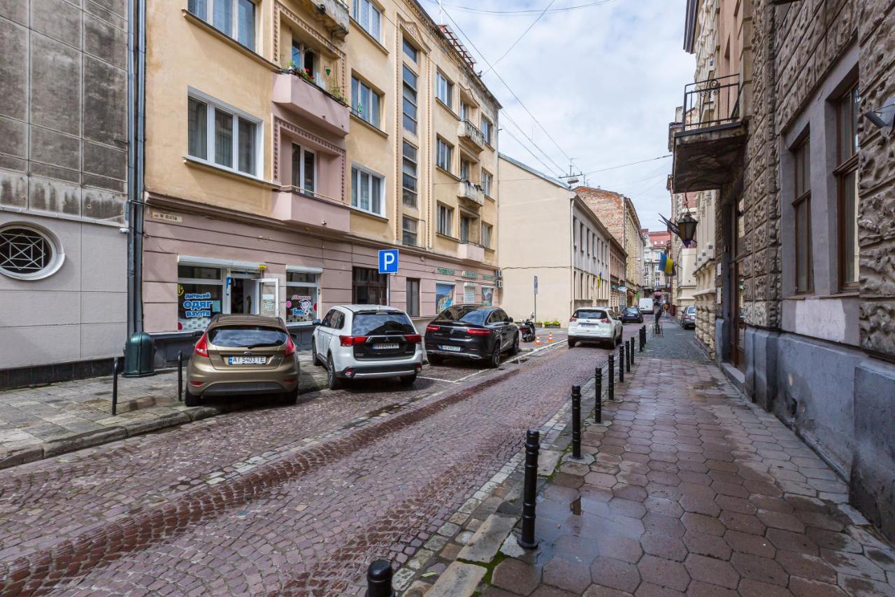 Подобово У Місті Львові На Вулиця Ференца Ліста 3 Біля Палацу Мистецтв Центр Exterior photo